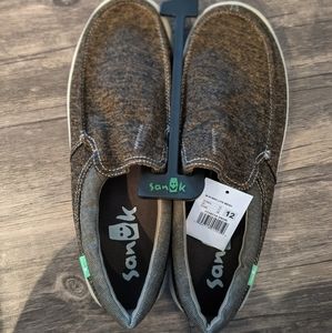 Sanuk shoes